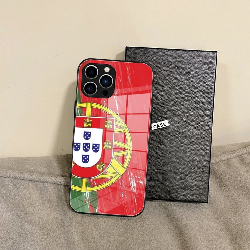 Capa de Telemóvel com Bandeira de Portugal – Vidro Temperado para iPhone 16 Pro Max, 15, 14 Plus, 13, 12 Mini, 11 e Samsung S24/S23 – Capa Preta Resistente