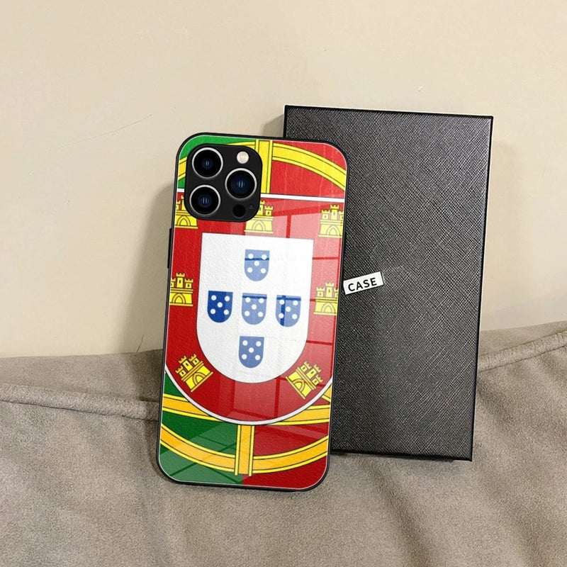 Capa de Telemóvel com Bandeira de Portugal – Vidro Temperado para iPhone 16 Pro Max, 15, 14 Plus, 13, 12 Mini, 11 e Samsung S24/S23 – Capa Preta Resistente