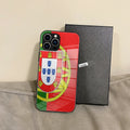 Capa de Telemóvel com Bandeira de Portugal – Vidro Temperado para iPhone 16 Pro Max, 15, 14 Plus, 13, 12 Mini, 11 e Samsung S24/S23 – Capa Preta Resistente