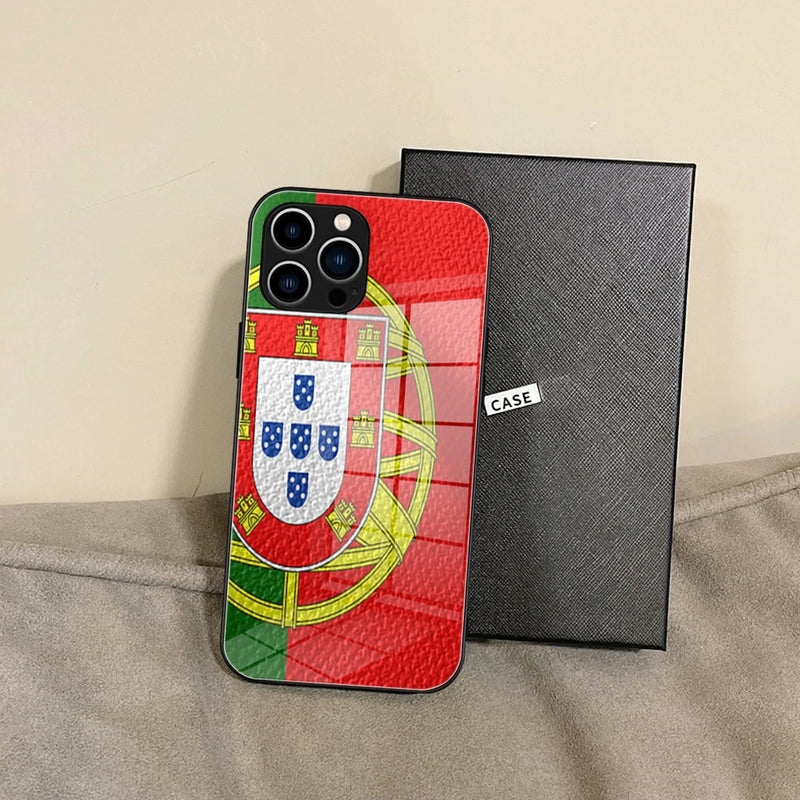 Capa de Telemóvel com Bandeira de Portugal – Vidro Temperado para iPhone 16 Pro Max, 15, 14 Plus, 13, 12 Mini, 11 e Samsung S24/S23 – Capa Preta Resistente