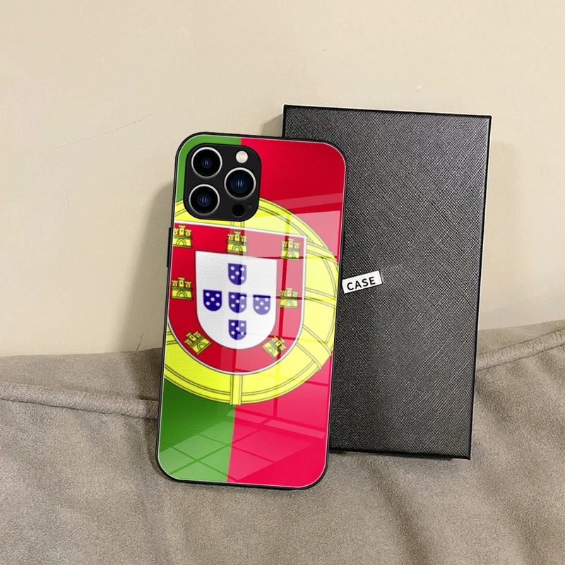Capa de Telemóvel com Bandeira de Portugal – Vidro Temperado para iPhone 16 Pro Max, 15, 14 Plus, 13, 12 Mini, 11 e Samsung S24/S23 – Capa Preta Resistente